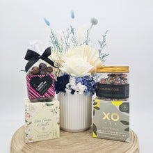 Load image into Gallery viewer, Blue Dried Floral Gift Hamper - Sydney Only