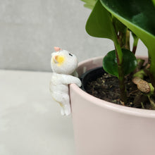 Load image into Gallery viewer, White Cat Pot Hanger 3cm
