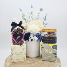 Load image into Gallery viewer, Blue Dried Floral Gift Hamper - Sydney Only
