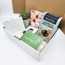 Load image into Gallery viewer, Wedding/Engagement - Succulent Hamper Gift Box

