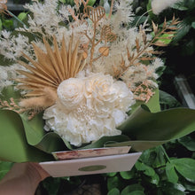 Load and play video in Gallery viewer, Sympathy Dried Flower Arrangements - White - Cheeky Plant Co. x FleurLilyBlooms - Sydney Only
