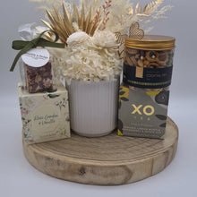 Load and play video in Gallery viewer, White Dried Floral Gift Hamper - Sydney Only
