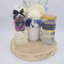 Load and play video in Gallery viewer, Blue Dried Floral Gift Hamper - Sydney Only
